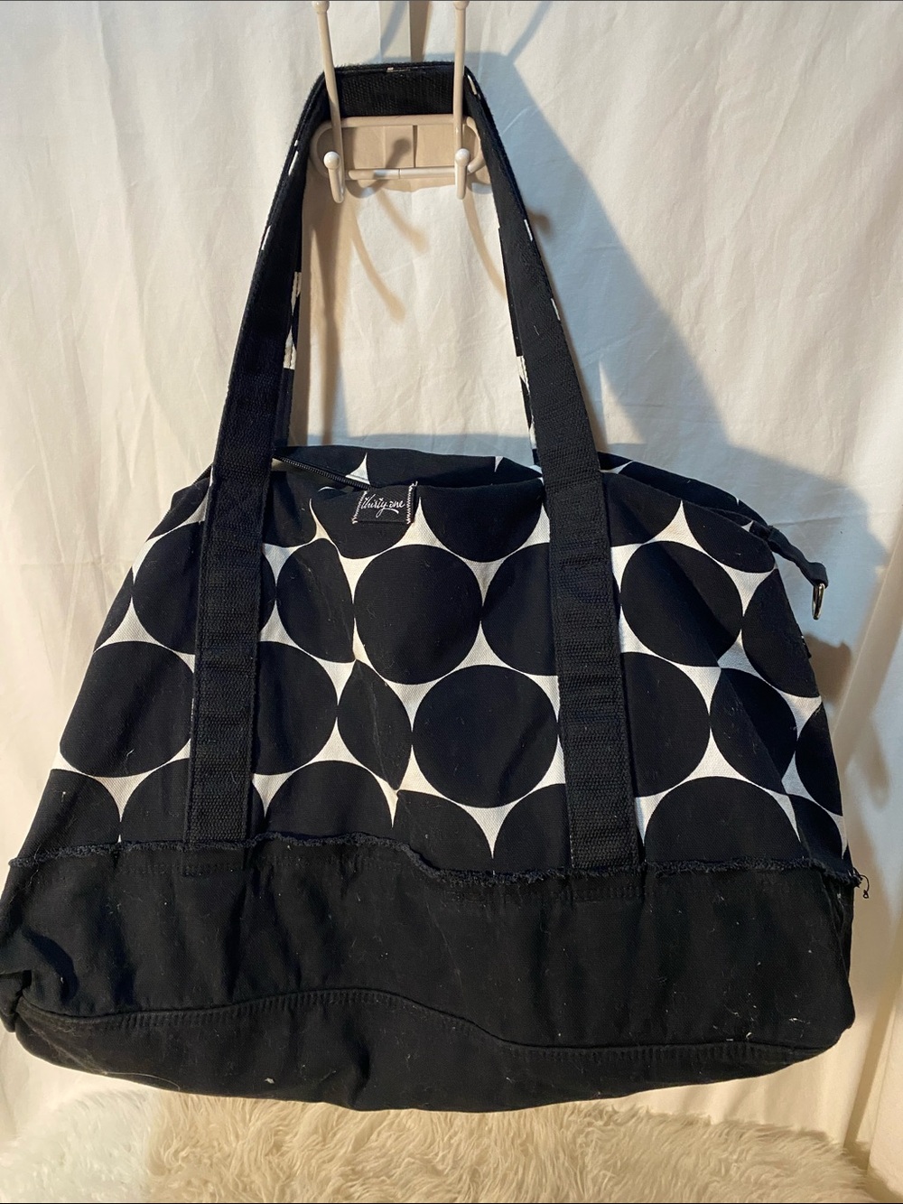 Thirty One Weekender Large Duffle Black & White Circle Print Tote Bag
